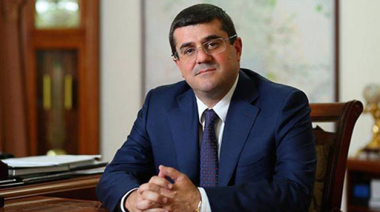Глава Карабаха заявил, что его семья вернулась в Степанакерт.