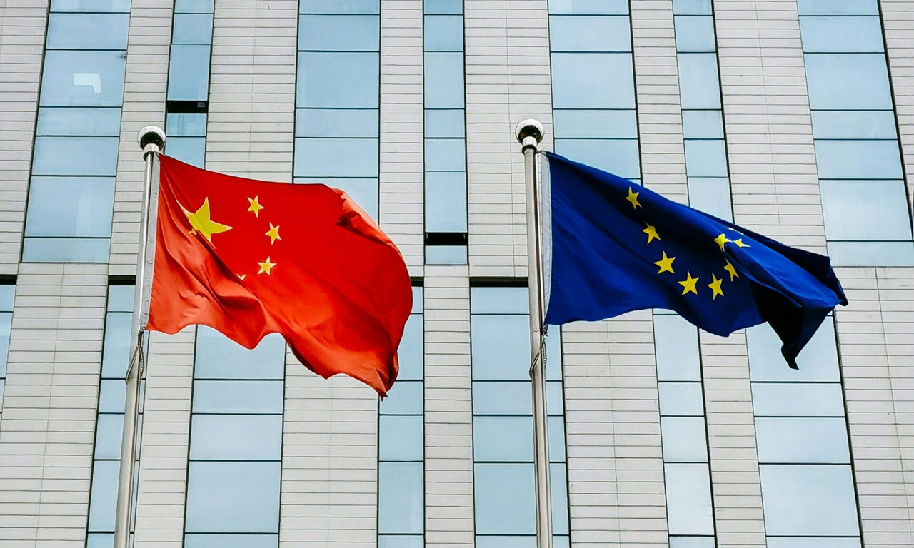 Uniunea Europeană va cere companiilor să reducă achizițiile de componente chinezești.