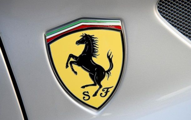 Ferrari хочет разделить лобовое стекло надвое.