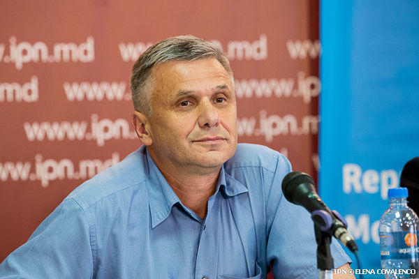 Moldova oscilează geopolitic din nevoia de dezvoltare economică şi securitate. 