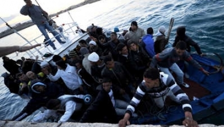 Cel puţin 60 de oameni au murit după ce nava pe care se aflau a naufragiat în largul insulei Lampedusa, în sudul Italiei.
