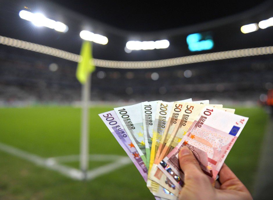 Topul cluburilor de fotbal care oferă cele mai mari salarii. 