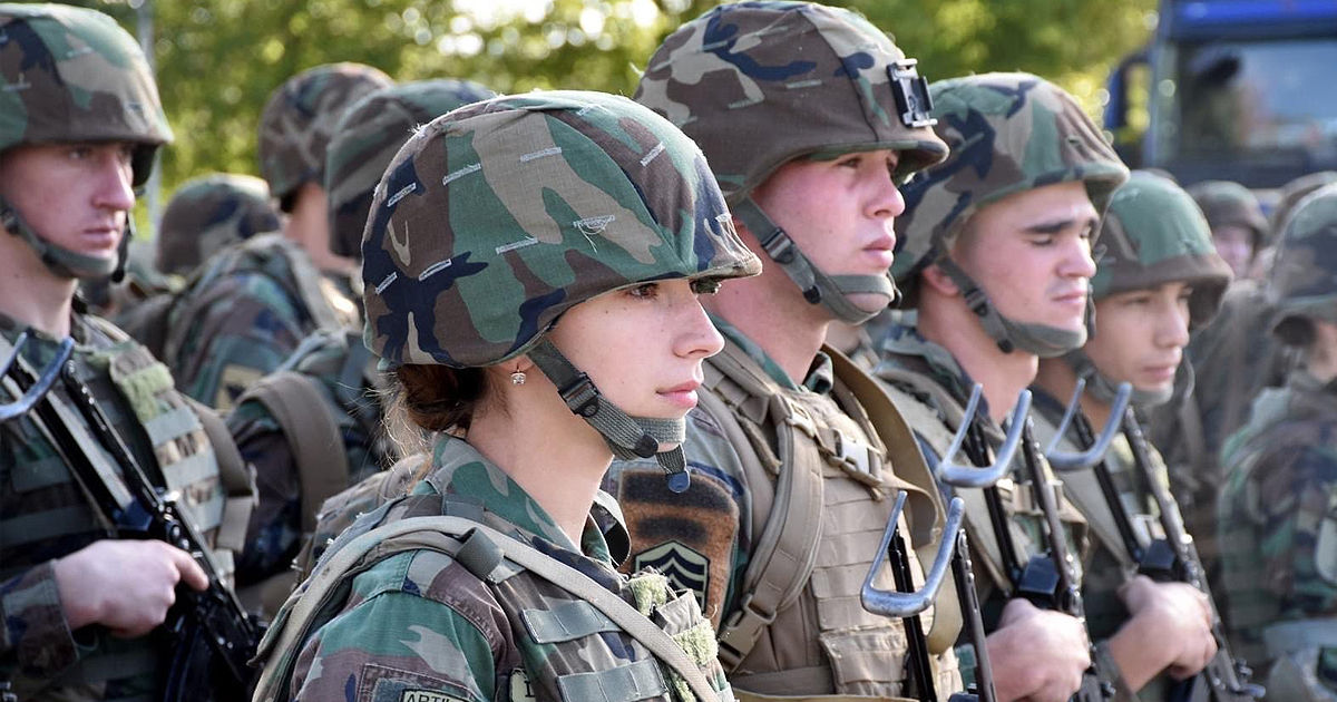 Armata Națională angajează militari prin contract: Bucătari, conducători auto și infanteriști.