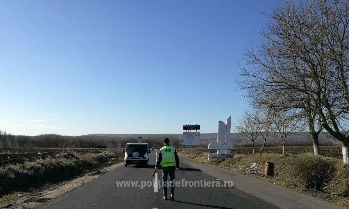 Молдаване заявили: Не знали, что их водительские права не давали им требуемого права. 