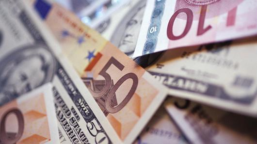 Стоимость американского доллара приближается к очередному барьеру.  Фото: fm.cnbc.com