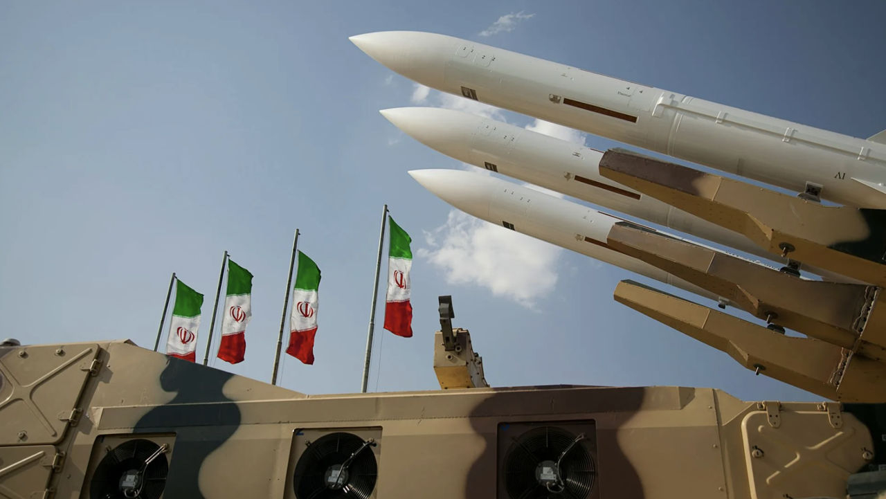 Iran a lovit rezervoarele de combustibil ale bazei aeriene israeliene „Ramat-David”.