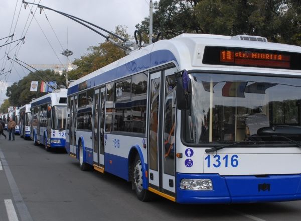 Costul unui km parcurs de un troleibuz în Chișinău, dar şi a unui bilet de călătorie. Foto: protv.md