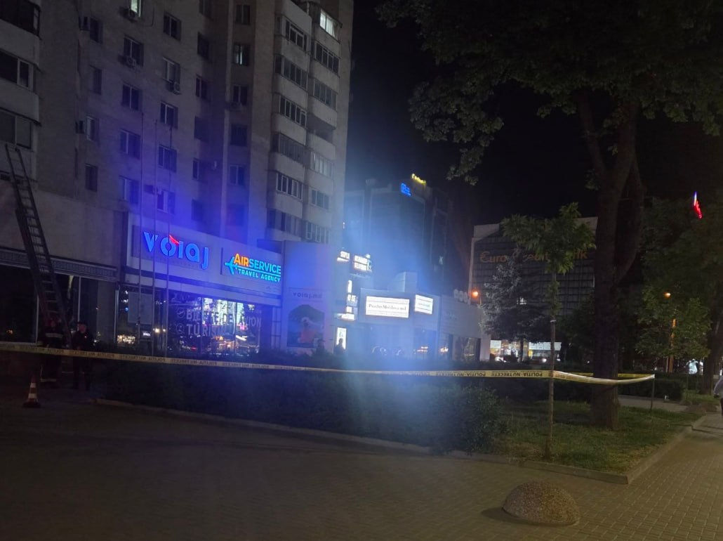 В Кишинёве 16-летняя девушка погибла после падения с 10-го этажа.