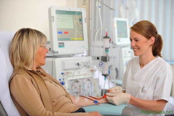 Услуги диализа будут предоставляться как государственными, так и частными учреждениями. 
