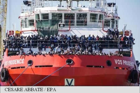 10.000 de migranți în 2 zile: Italia amenință că își blochează porturile. Foto: agerpres.ro