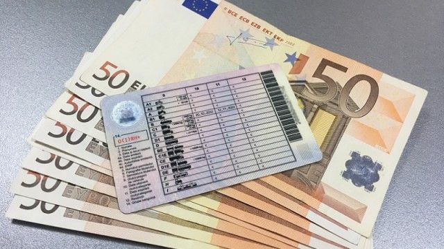 Жители Оргеева за 520 евро обещал помощь в получении водительских прав.
