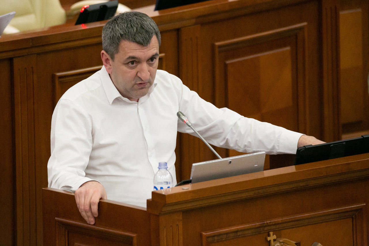 Carp: Cetățenia rusă poate transforma tinerii din Transnistria în carne de tun.