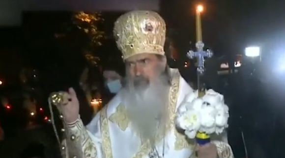 В Констанце архиепископ провел литургию с сотнями прихожан.