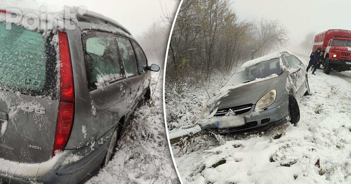 Accident la Ungheni: Un automobil în care se aflau doi copii minori a derapat de pe traseu.