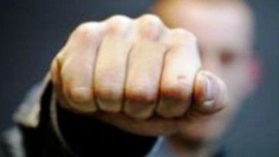Полицейские были пьяны и приставали к официанткам.