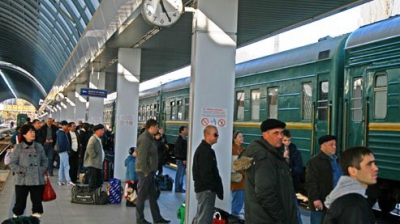 Moldovenii care vor pleca în Rusia nu vor mai putea lua cu ei vinuri şi alte băuturi alcoolice.