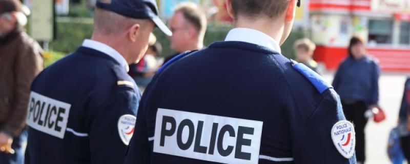 Franța: Un bărbat a vrut să intre cu mașina într-un grup de soldați. Foto: digi24.ro