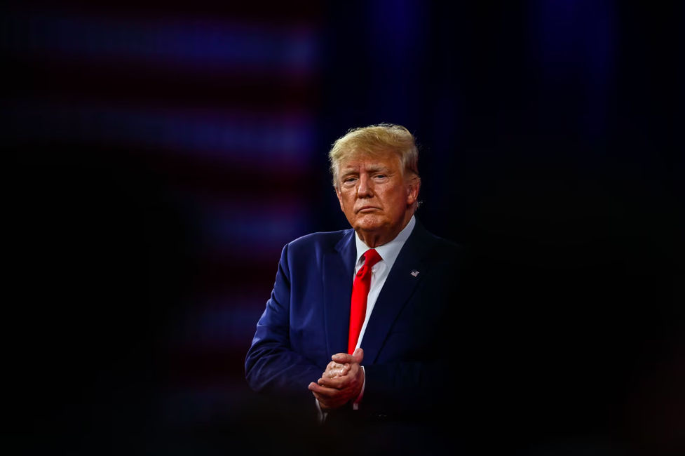 Трамп заявил о некотором прогрессе в "прекращении войны" в Украине.