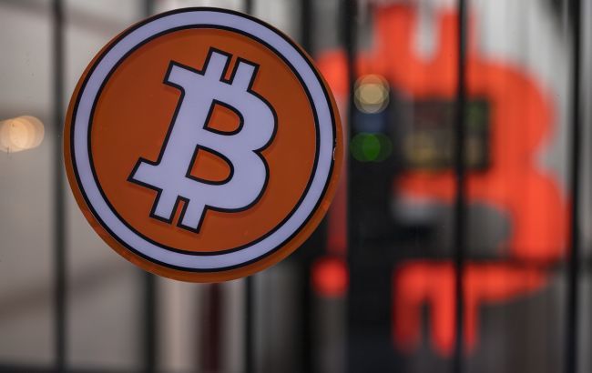 Курс биткойна упал на 10%.