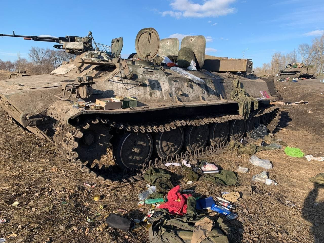 Опубликованы фото подбитой российской техники под Харьковом.