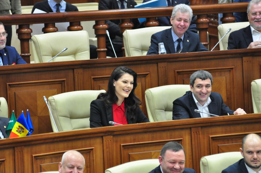 Referendumul, mărul discordiei în Parlament. Ce doresc liberalii. Foto: realitatea.md