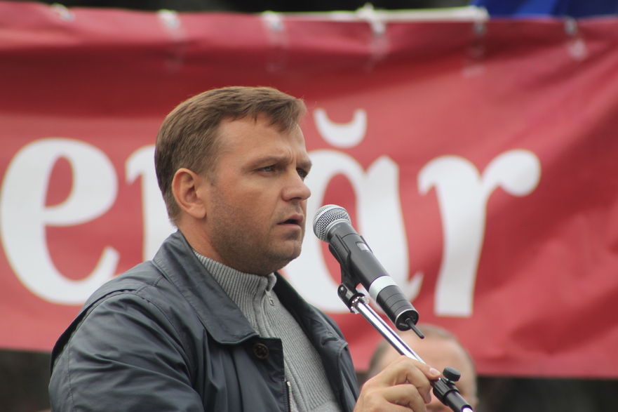 Năstase continuă campania electorală murdară! I-a trimis un mesaj de intimidare Președintelui Parlamentului.