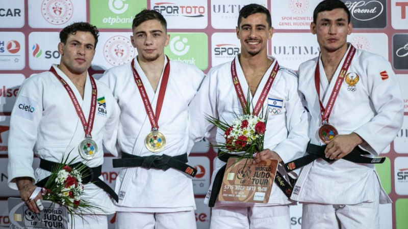 Денис Виеру выиграл турнир Большого шлема в Анталии.