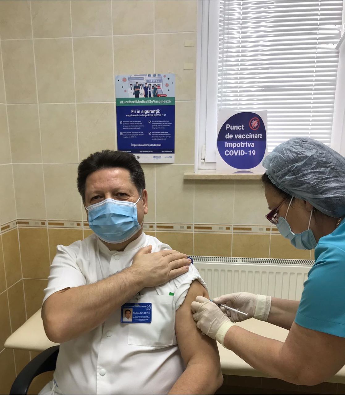Депутат Штефан Гацкан сделал прививку от коронавируса.