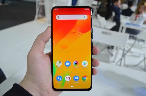 Свой новый телефон Allview показала на Всемирном мобильном конгрессе (Mobile World Congress) в Барселоне.