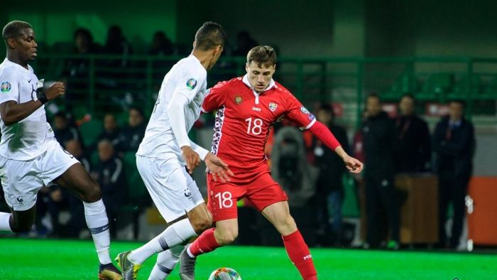 Амброс, забивший гол в матче с Францией, получил премию от Плахотнюка.