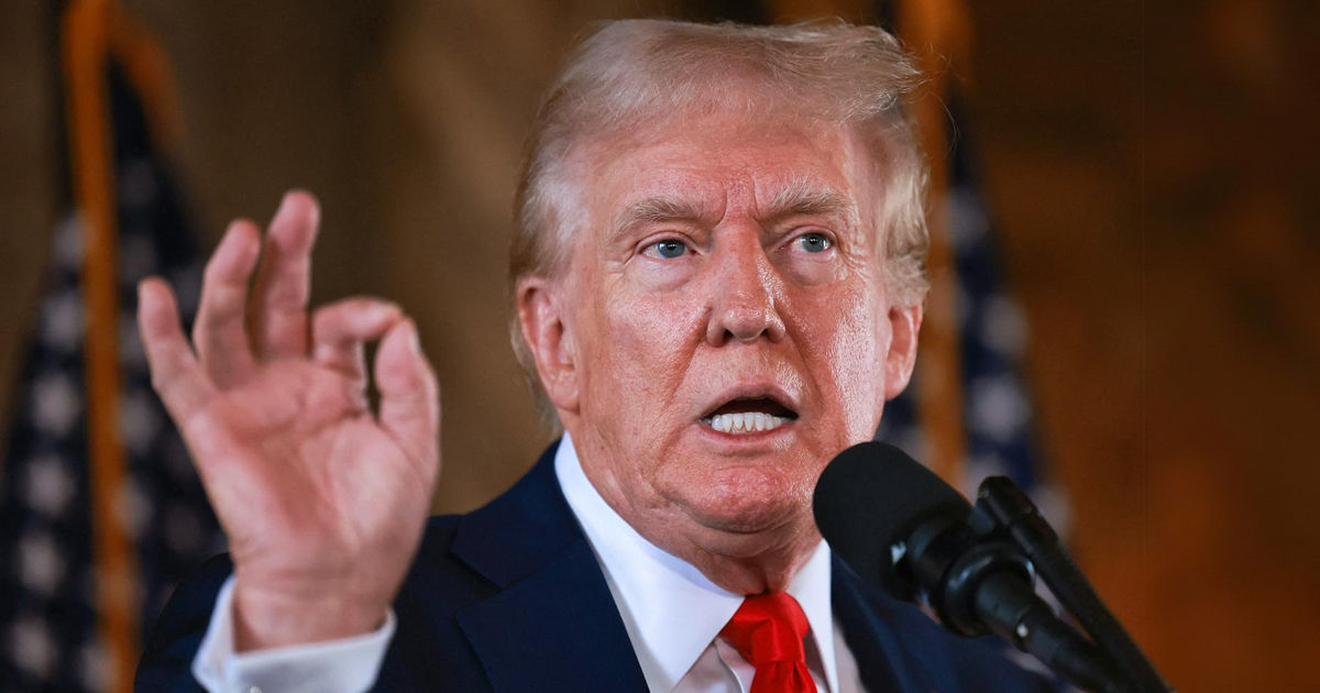 Трамп: Пошлины на микрочипы составят 300%.
