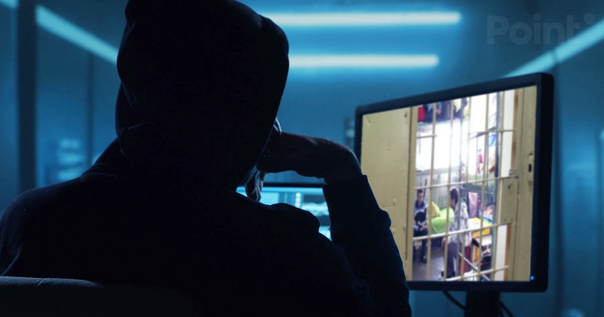 Un deținut hacker a redus pedepsele colegilor săi de celulă după ce a spart baza de date a unei închisori din România.