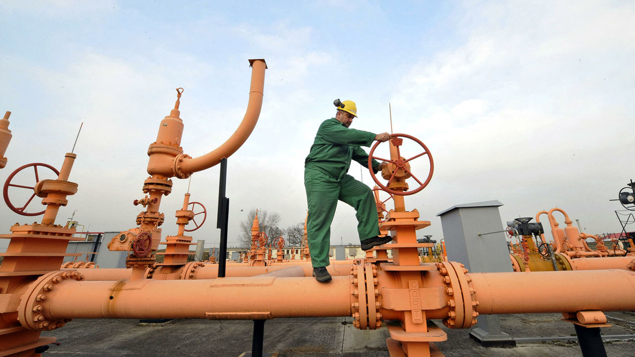 Цены фьючерсов на газ в Европе превысили 1800 долларов.