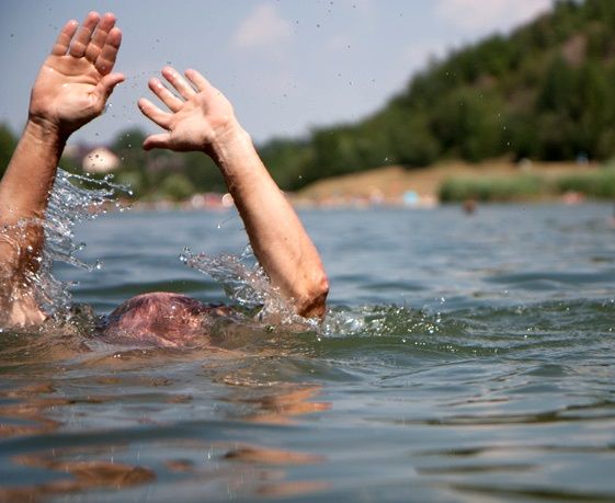 На берегу Днестра найден труп молдаванина, пробывший в воде около 2 недель.
