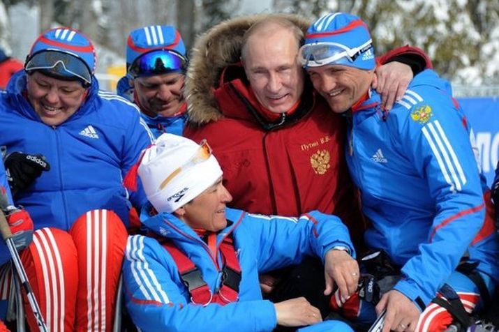 Число россиян, которые одобряют работу Путина, достигло максимума за последние 12 месяцев.