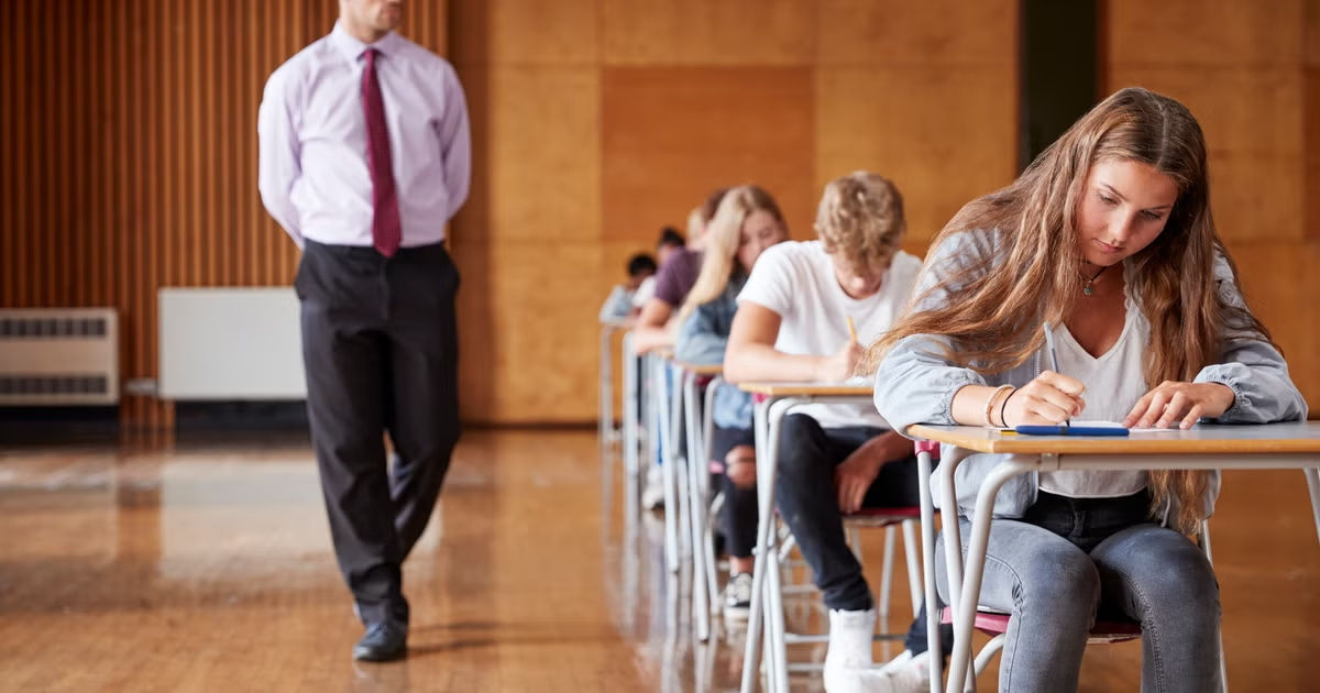 Controlul la examenele de absolvire în școlile din Moldova se intensifică.