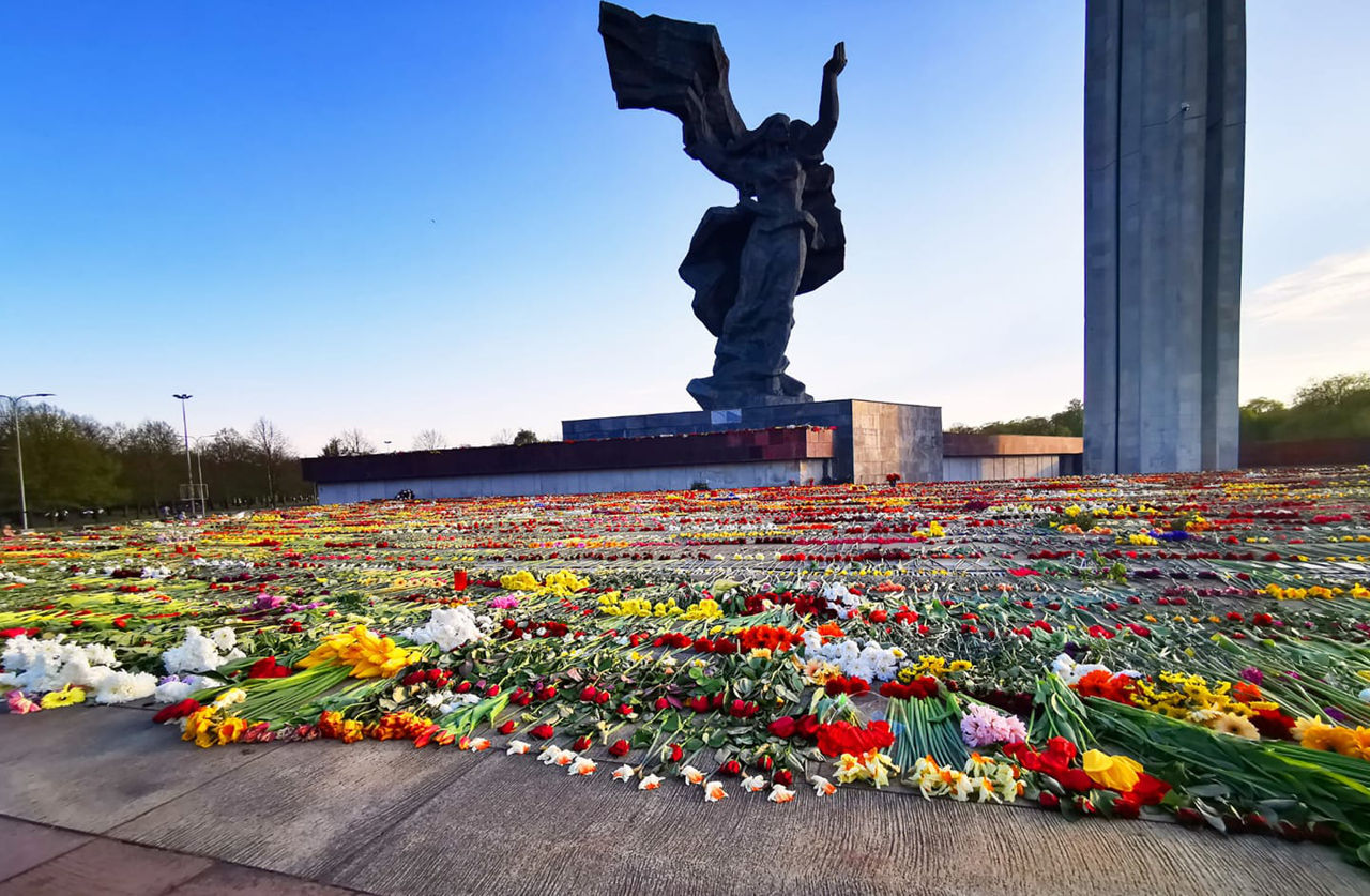 Правительство Латвии поддержало демонтаж 69 памятников.