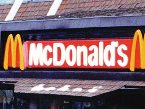 McDonald’s are peste 35.600 de restaurante la nivel mondial, iar la sfarsitul lunii august in Rusia existau 440 de astfel de unitati.