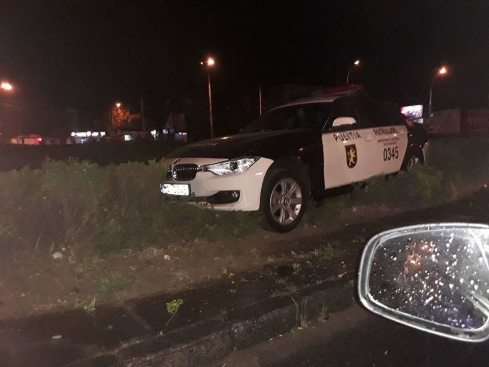 В соцсетях сообщили о "полицейском дрифте" на столичном перекрестке.
