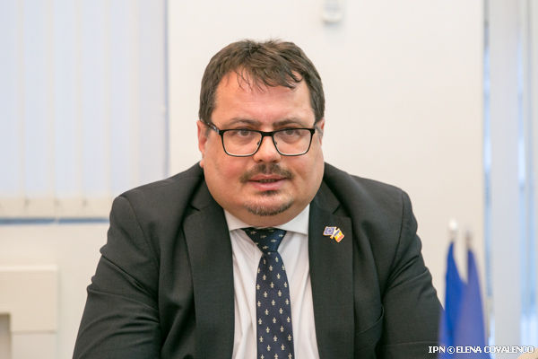 Глава Представительства ЕС в Кишинёве Петер Михалко.