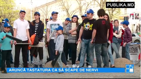 Победители чемпионата получили сладкие призы.