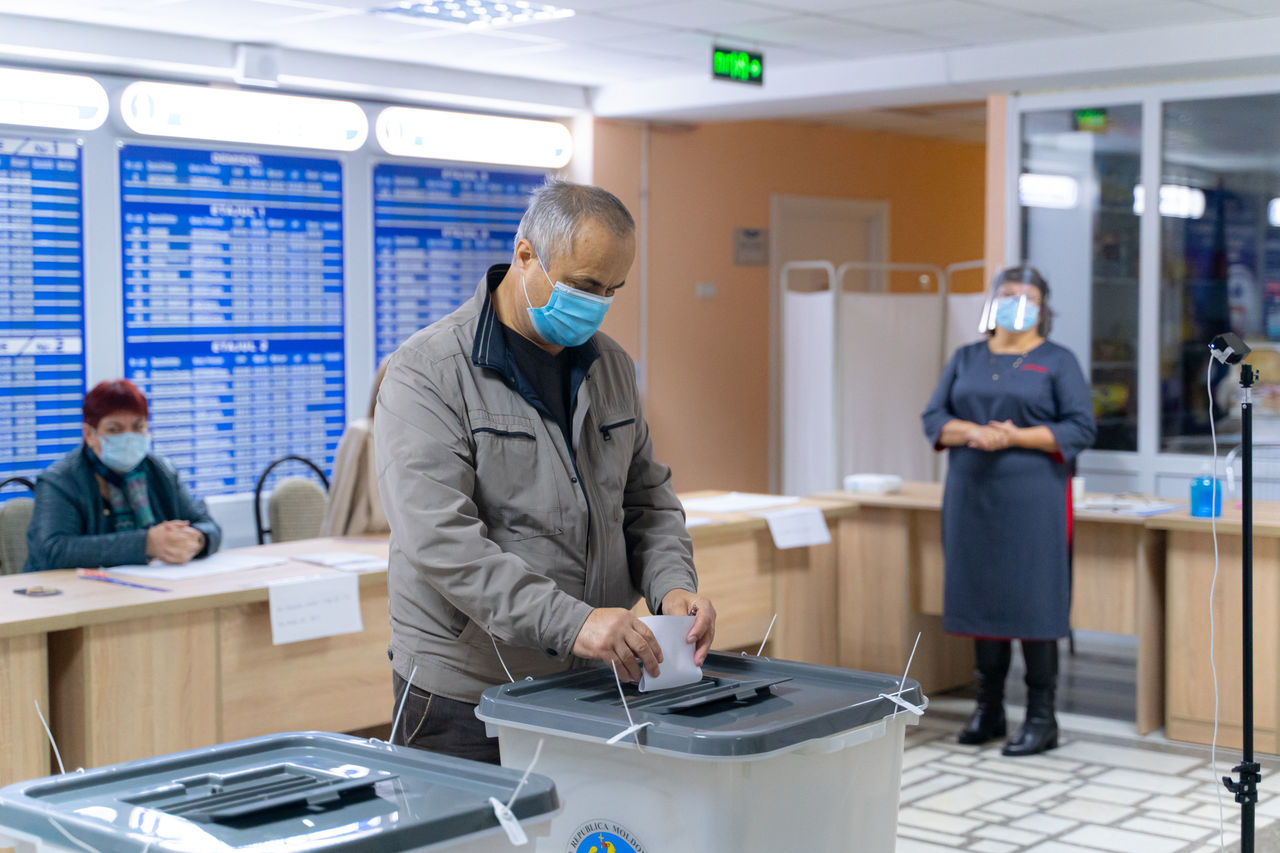 График работы участка для голосования в Будапеште сократили на два часа.