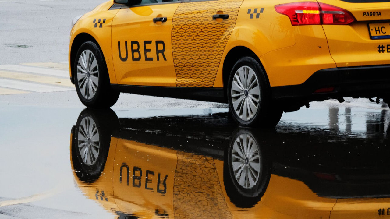 Uber a primit o amendă record de 290 de milioane de euro în Olanda.