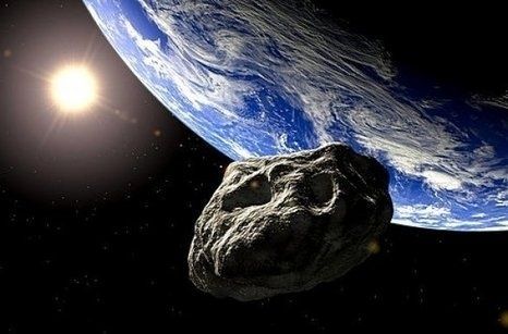 Гигантский астероид, который мчится к Земле, пролетит за Луной.