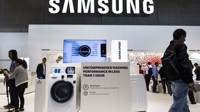 Компания Samsung признала обоснованность жалоб на взрывы стиральных машин.