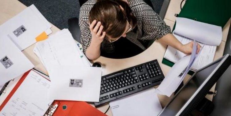 ВОЗ предупредила о риске сердечных болезней из-за сверхурочной работы.