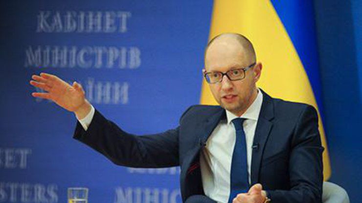 Саакашвили в свою очередь открыто обвиняет премьера в разграблении Украины. Фото: podrobnosti.ua