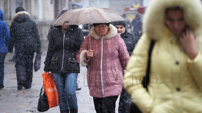Codul Galben de schimbare bruscă a vremii rămâne valabil şi pentru astăzi.