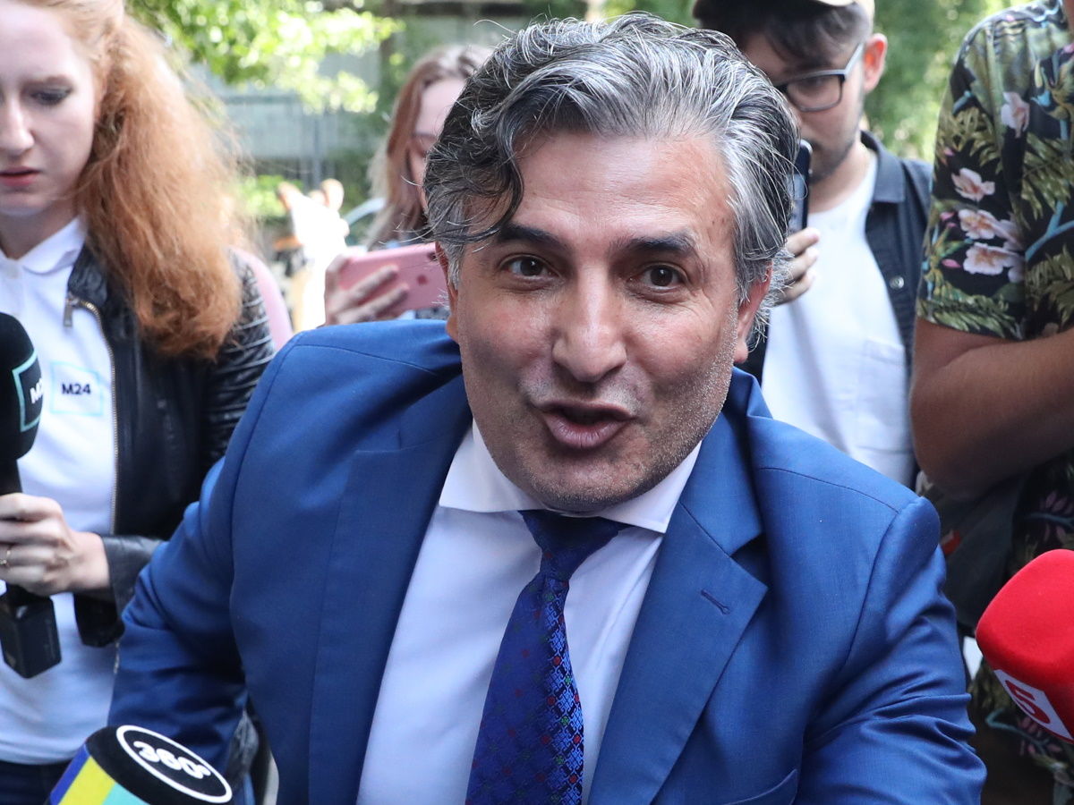 Эльмана Пашаева лишили статуса адвоката.