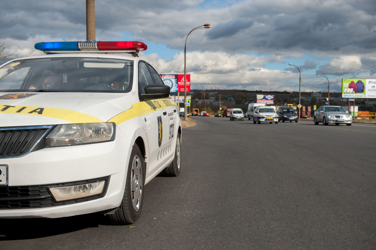 Служба InfoTrafic призывает водителей адаптировать скорость движения согласно предписаниям ПДД.